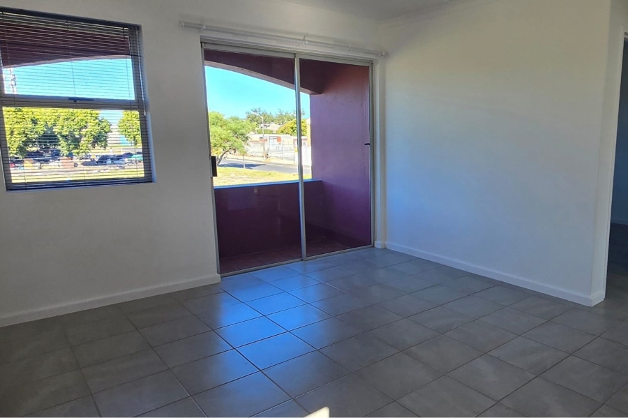 To Let 2 Bedroom Property for Rent in Lansdowne Western Cape